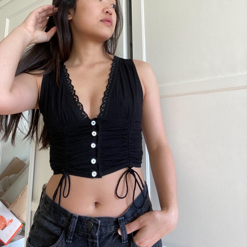 NWT Isabelle’s Cabinet Black Cinch Top